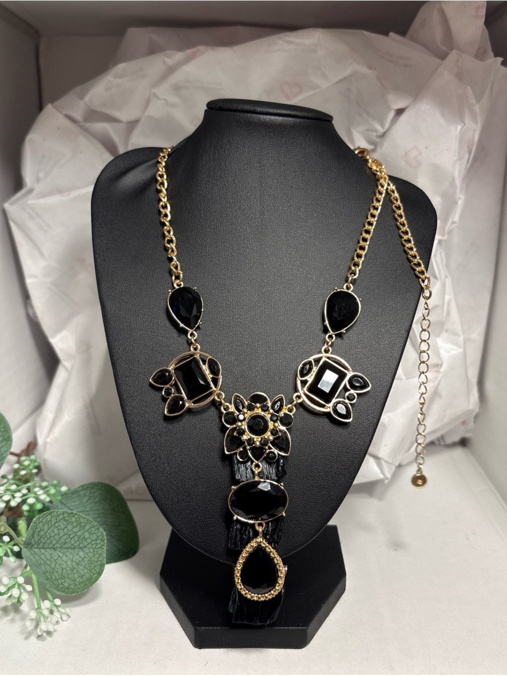 Gold And Black - 1946 - Cato’s Statement Necklace - Elegant Floral Pendant